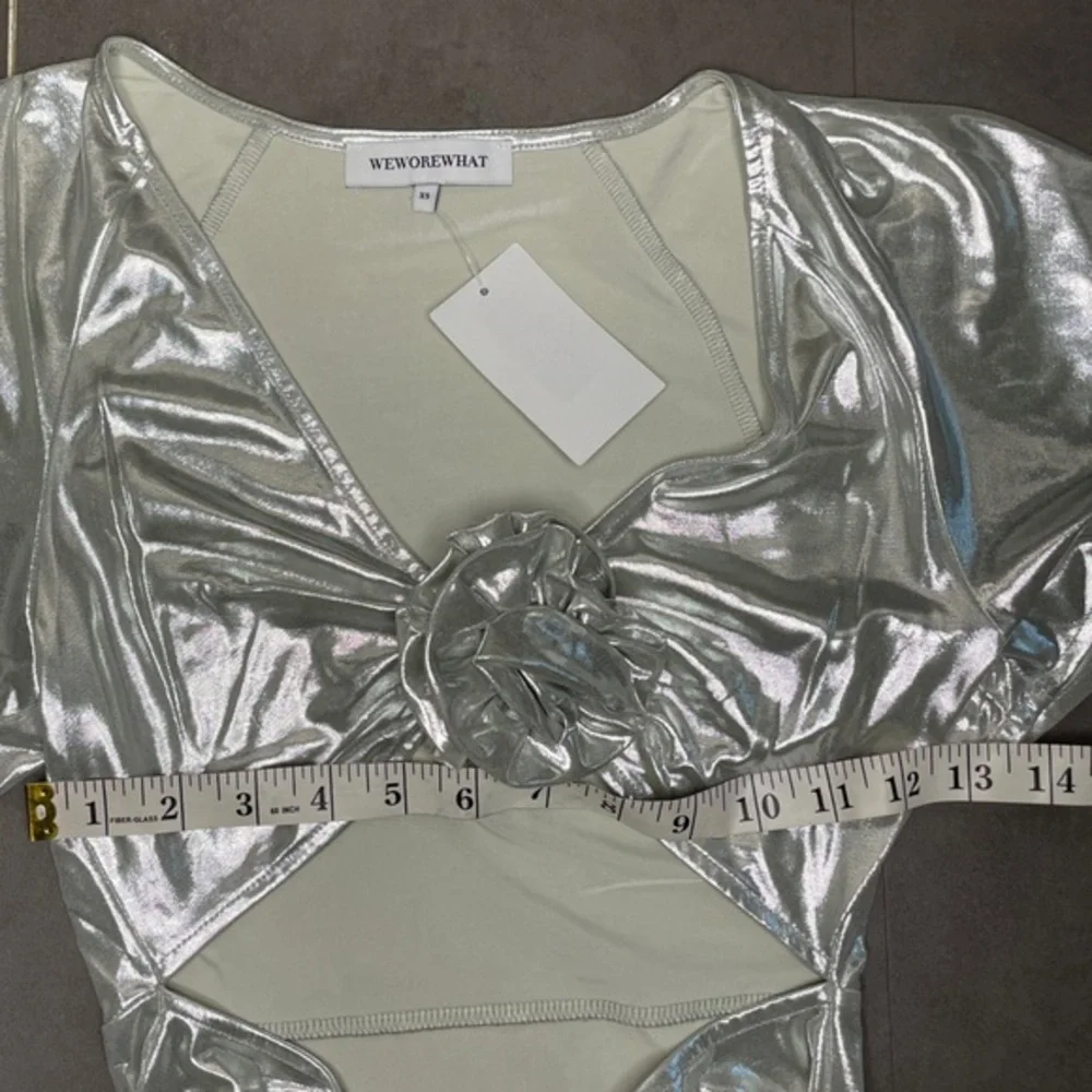 WeWoreWhat Silver Metallic Cut-Out Asymmetric Dress‎